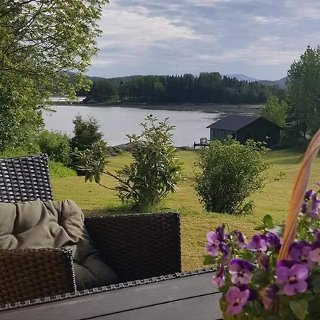 Pa Bondegard, Med Batutleie *