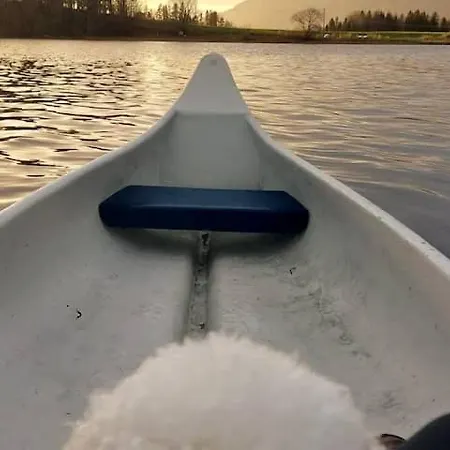 Pa Bondegard, Med Batutleie